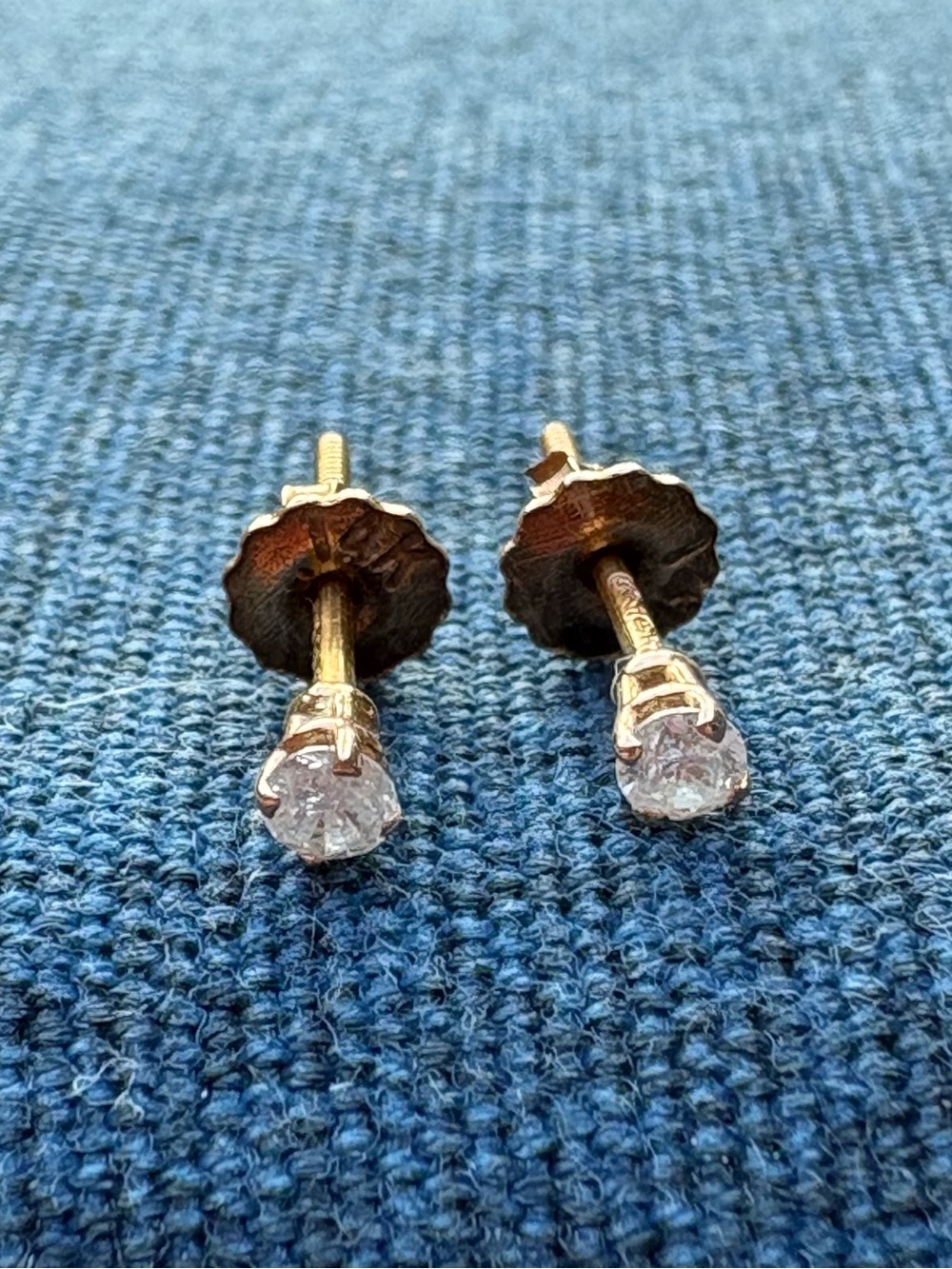 14K Diamond stud earrings - Picture 2 of 6